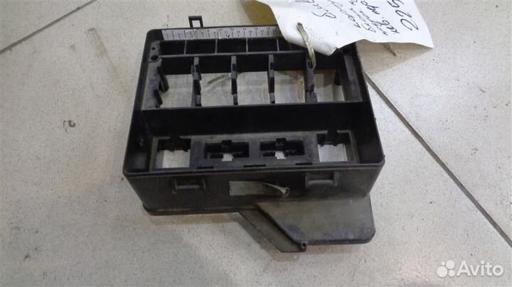 Корпус блока предохранителей подкапотного BMW 5-S