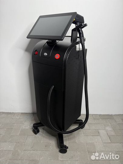 Soprano Titanium с 1 манипулой с сенсорным экраном (black 1600W)