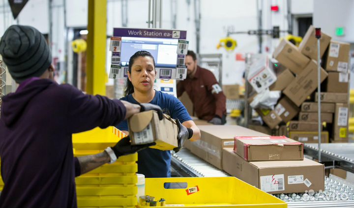 Комплектовщик на склад одежды Жильё питание