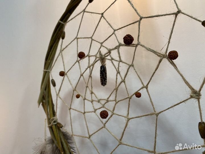 Ловец снов ручной работы с бусиной Дзи