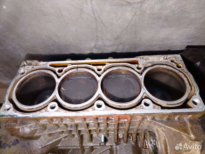Блок цилиндров VAG BBY 1.4