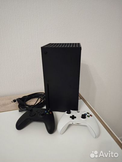 Игровая консоль Xbox Series X + 2 геймпада