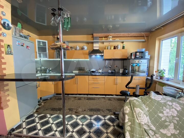 Дом 247,8 м² на участке 8 сот.