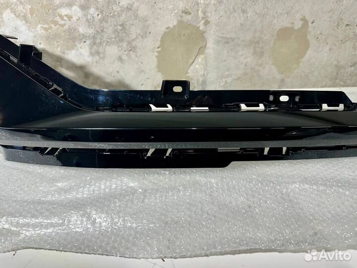 Накладка переднего бампера на Zeekr 001 оригинал