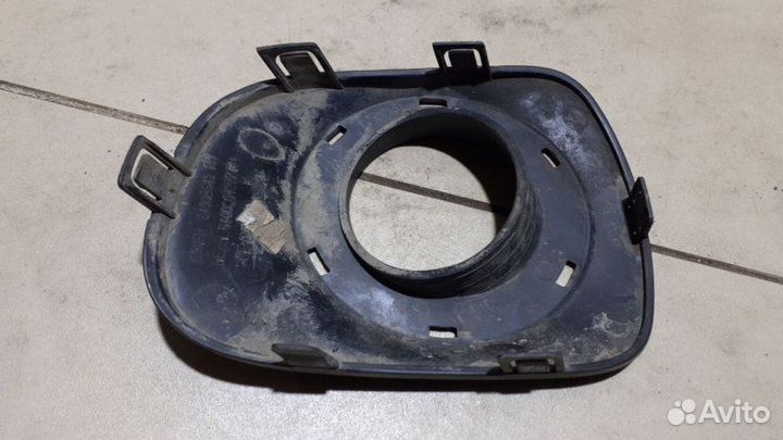 Рамка противотуманной фары правая Mitsubishi
