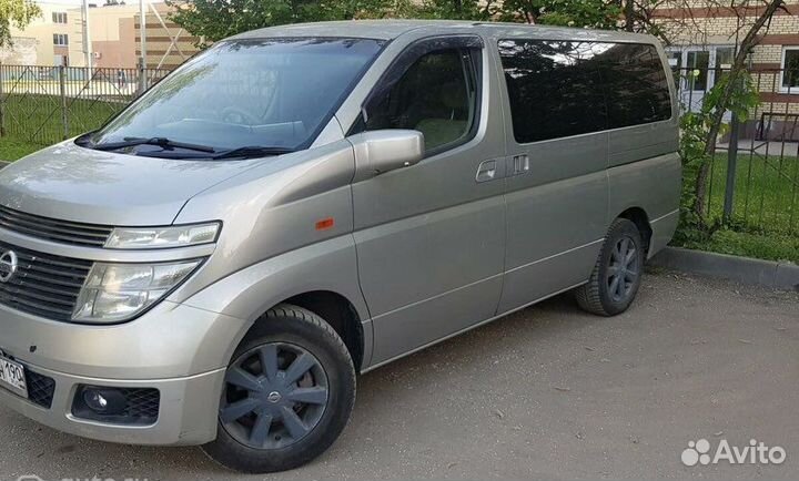 В разборе Ниссан Эльгранд