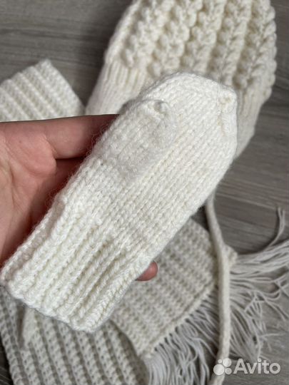 Вязанный набор шапка 44-46, шарф, варежки на годик