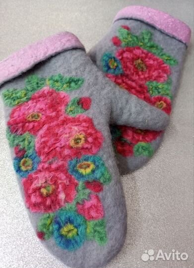 Варежки женские