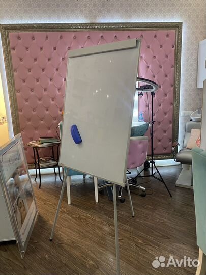 Маникюрный стол складной бу