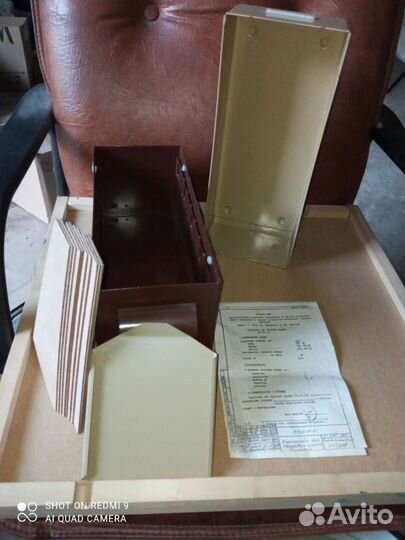 Шкатулка металлическая