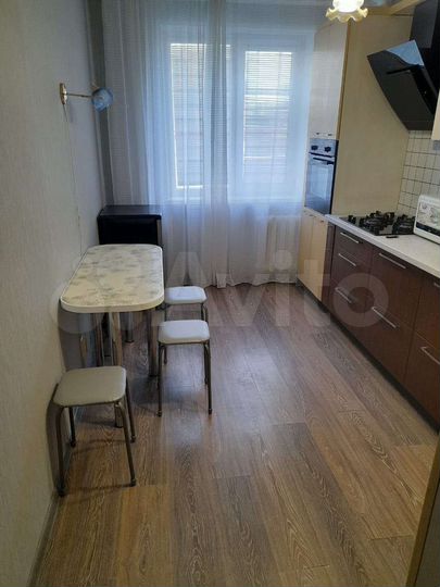 2-к. квартира, 54 м², 3/9 эт.