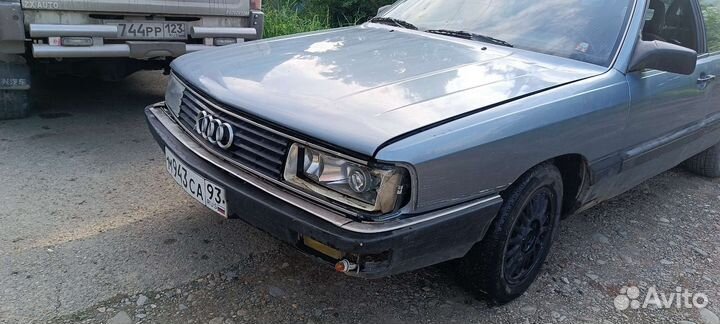 Капот Ауди 200