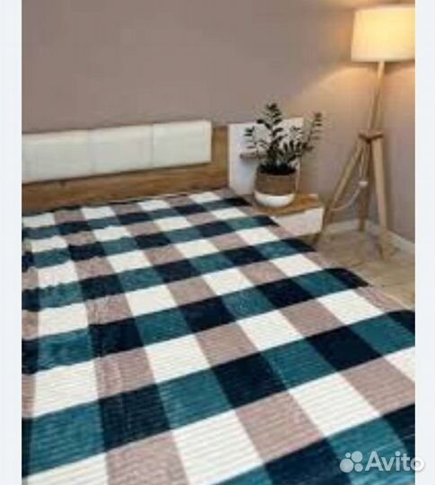 Пледы и покрывало