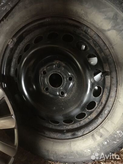 Bridgestone Ice Cruiser 7000 215/60 R16 90T