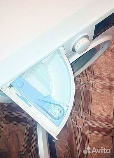 Стиральная машина Hotpoint-Ariston RST722 до 7кг