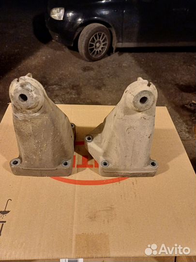 Продам кронштейн двигателя