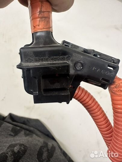 Провода батареи на Lexus rx 450h