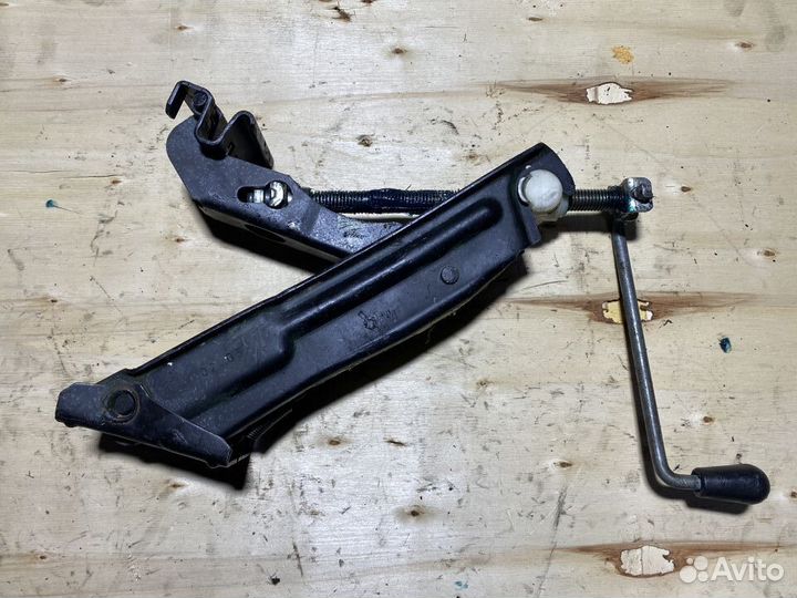 Домкрат штатный Skoda Fabia 1 Арт. 77428