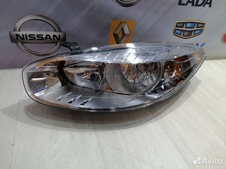 Фара Renault fluence Лев
