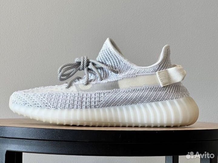 Кроссовки Adidas Yeezy Boost 350 v2 bone женские