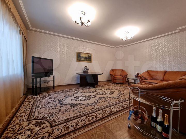 3-к. квартира, 100 м², 3/5 эт.