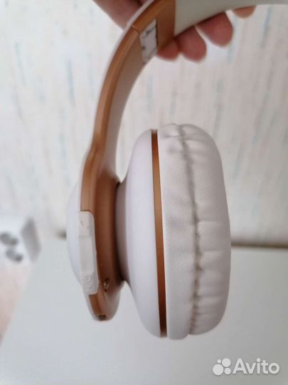 Беспроводные наушники JBL