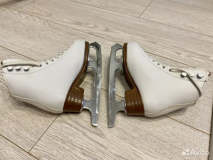 Фигурные коньки Jackson artiste