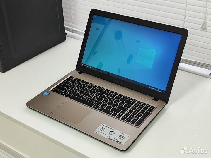 Современный ноутбук Asus