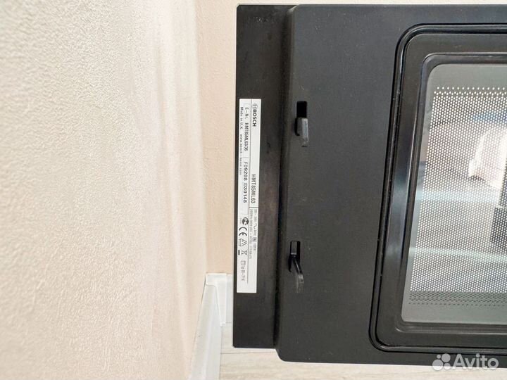 Микроволнoвaя пeчь встpaивaeмaя bosсh hmt85ml63