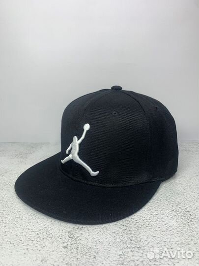 Бейсболка с прямым козырьком New Era Jordan