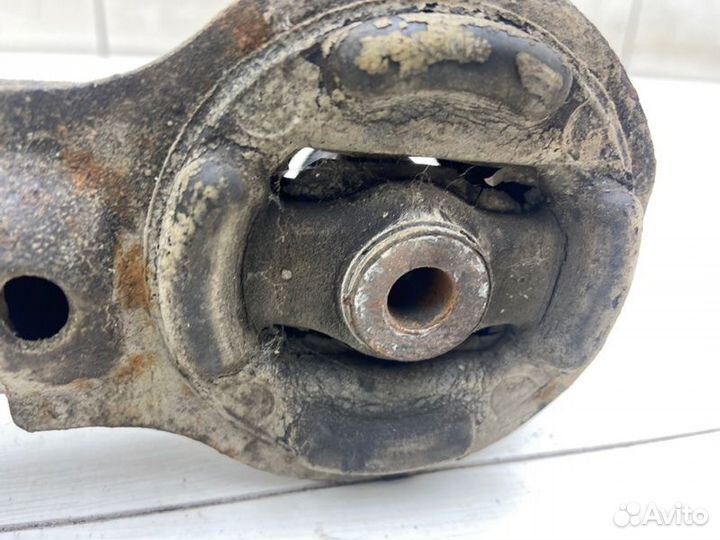 Кронштейн заднего редуктора Honda Hr-V 1 D16W5