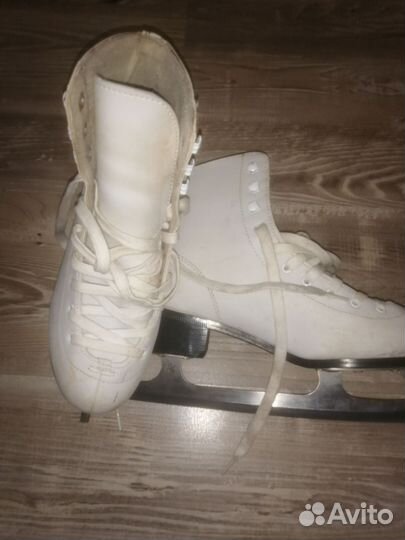 Коньки фигурные женские 38 размер