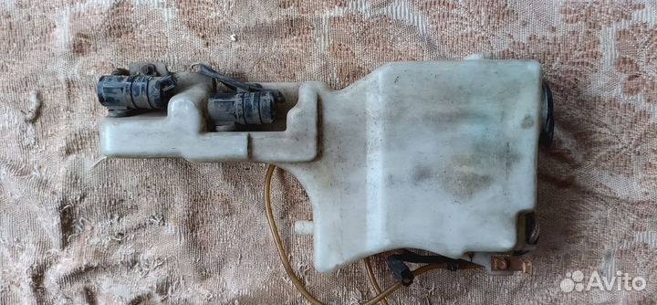 Бачок омывателя Toyota Ranner