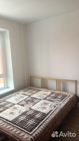 Кровать двухспальная с матрасом 160 200