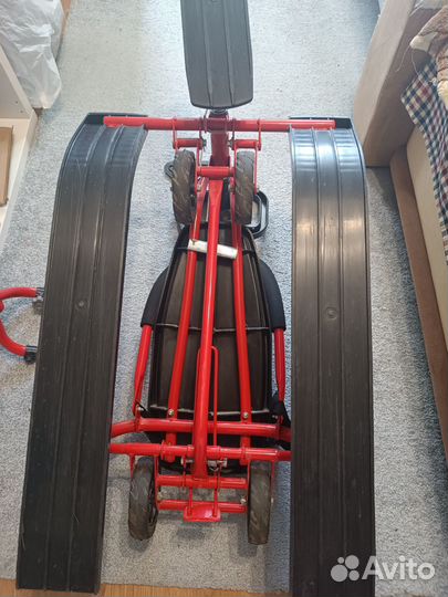 Детский снегокат с ручкой и колесами