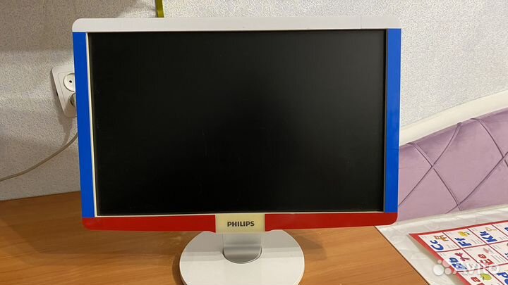 Монитор Philips 22