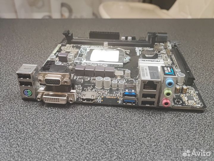 Маленькая материнка на 1151v2 (Asrock H310M-HDV)