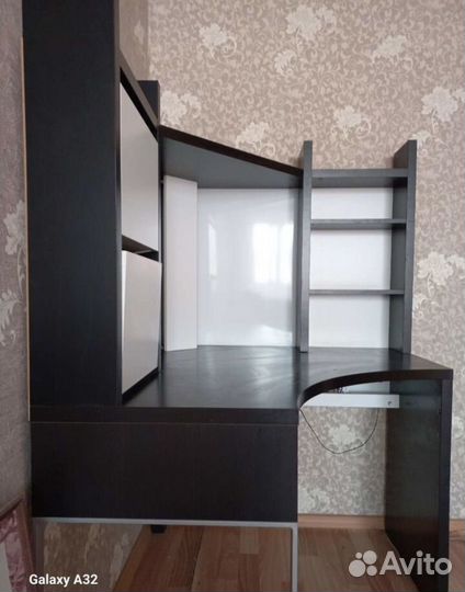 Компьютерный стол IKEA mikke