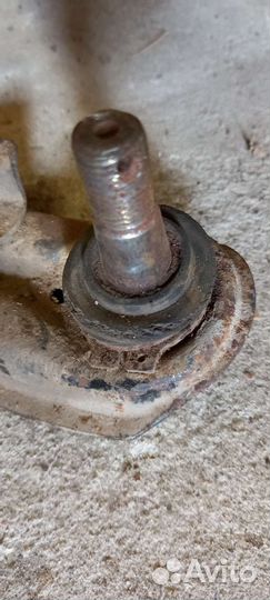 Рычаг правый Nissan Almera N15