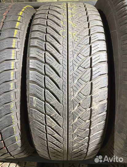 Goodyear UltraGrip Performance 225/55 R17 97M