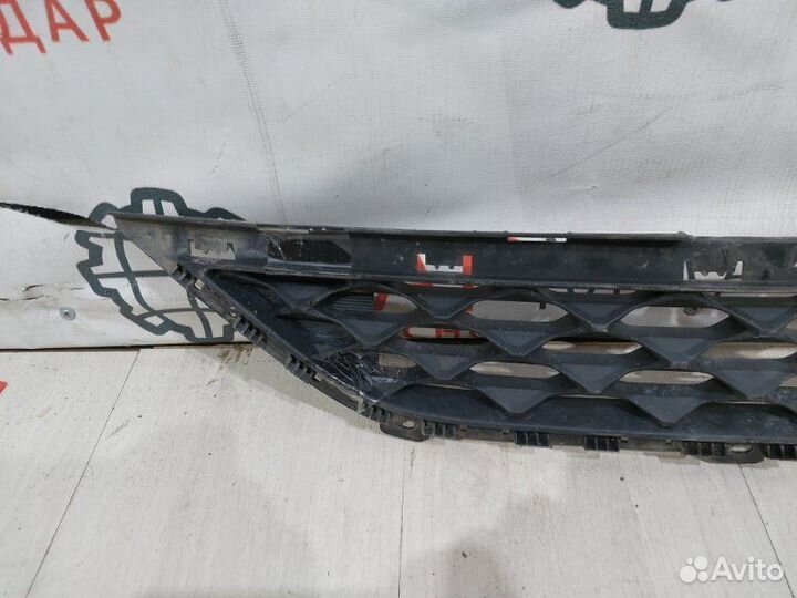 Решетка бампера центральная передняя Hyundai