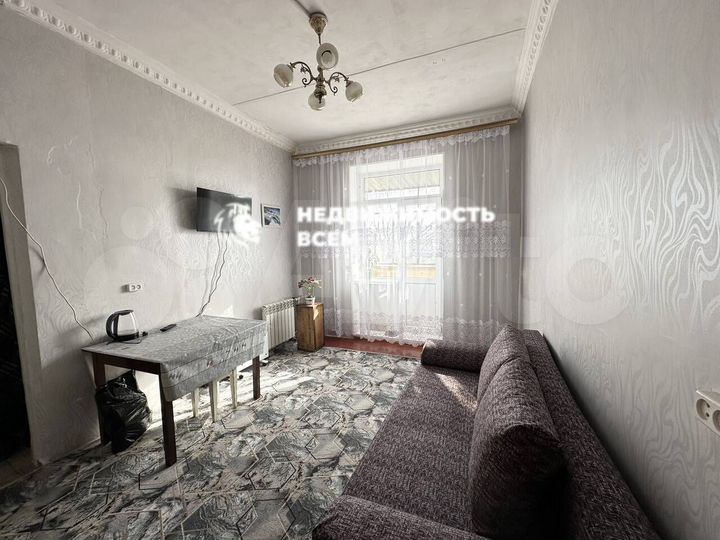 Комната 14 м² в 5-к., 4/4 эт.