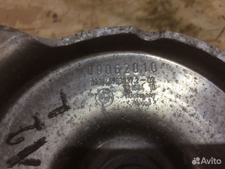 BMW F10 Упорная шайба задняя левая с Японии