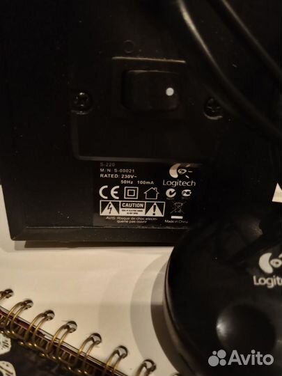 Сабвуфер и колонки logitech S220
