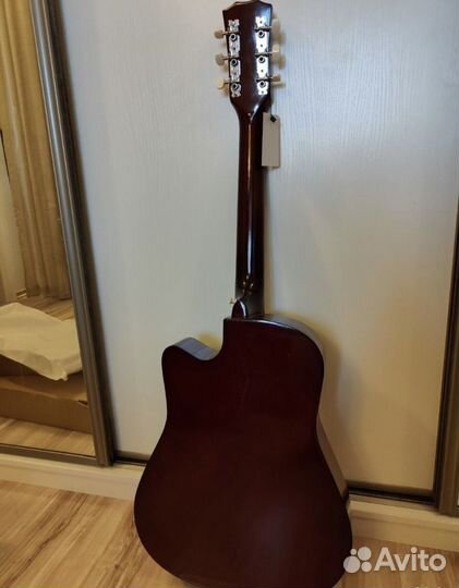 Гитара новая