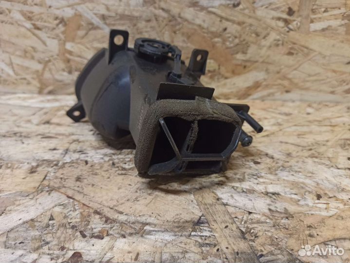 Дефлектор левый Nissan Almera Classic