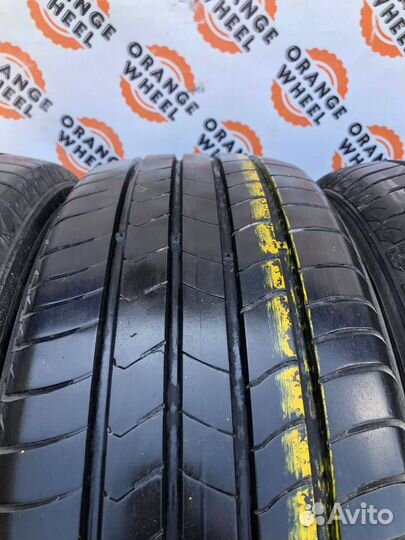 Kumho Ecsta HS51 215/60 R17