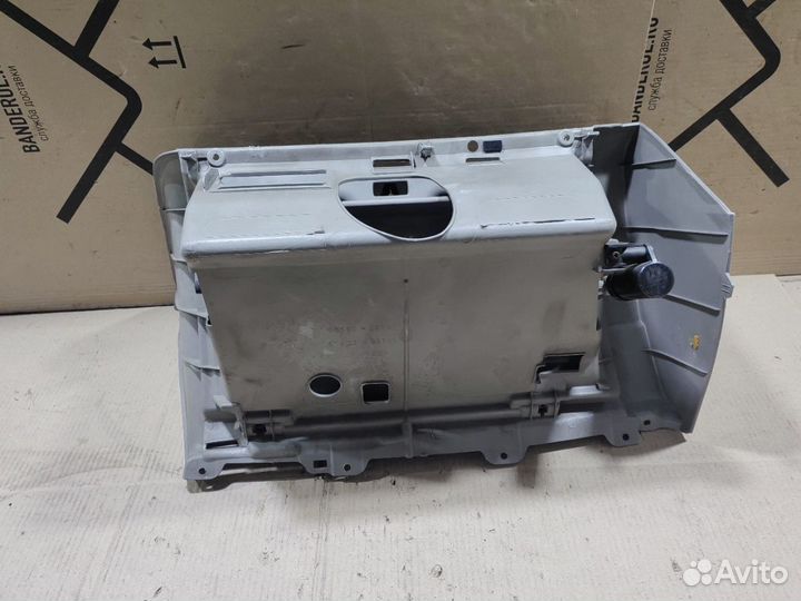 Бардачок Toyota Chaser JZX105