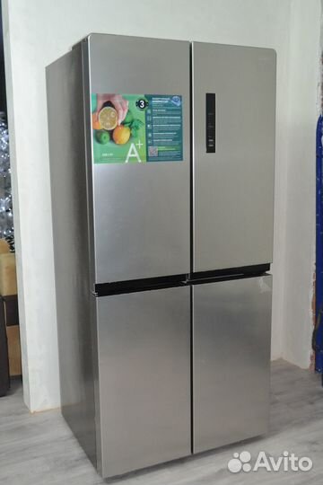 Новый холодильник многодверный серебристый