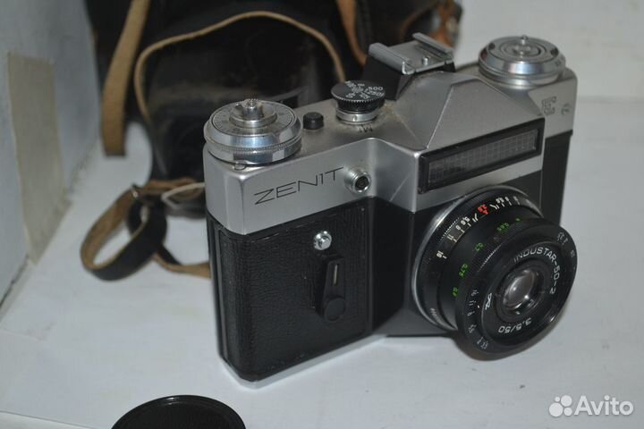 Зеркальный фотоаппарат Зенит-Е буква Е-справа